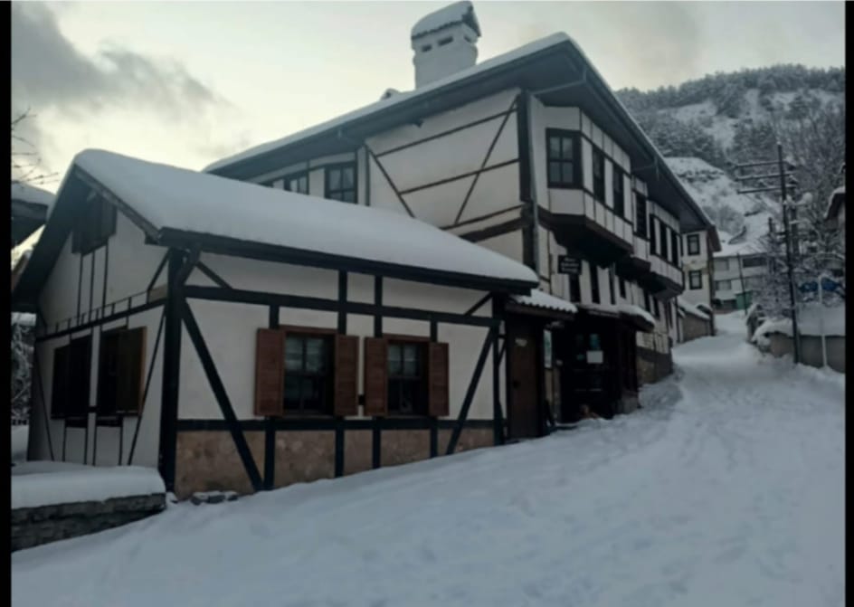 Ahmetcan ile Mudurnu'da Tarihi Konakta Erken Yılbaşı Tatili