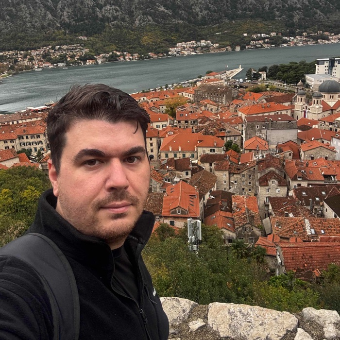 Emre Ç.
