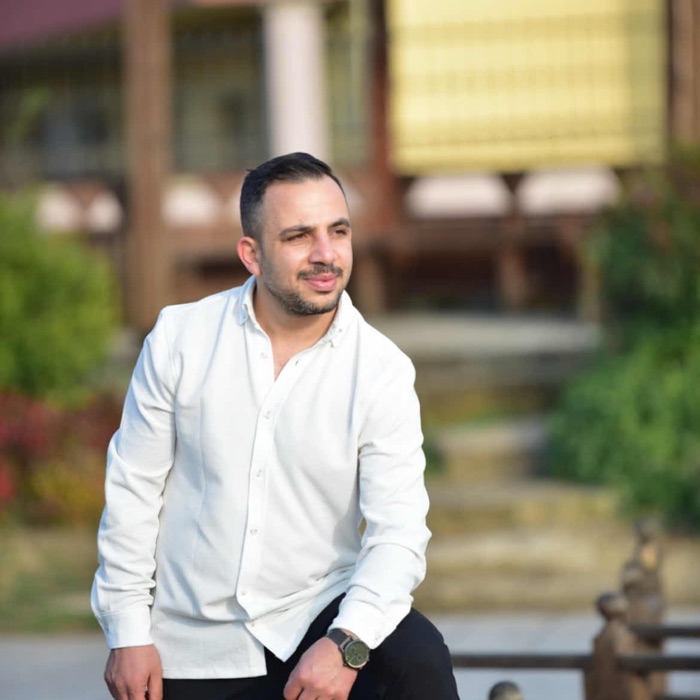 İlhan Ç.