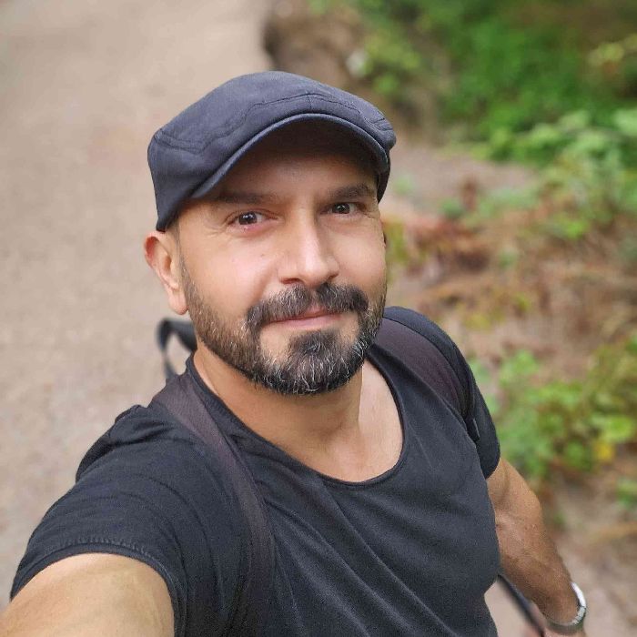Ömer T.