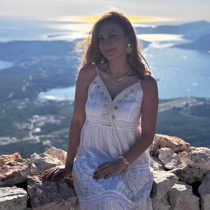 Esra Y.