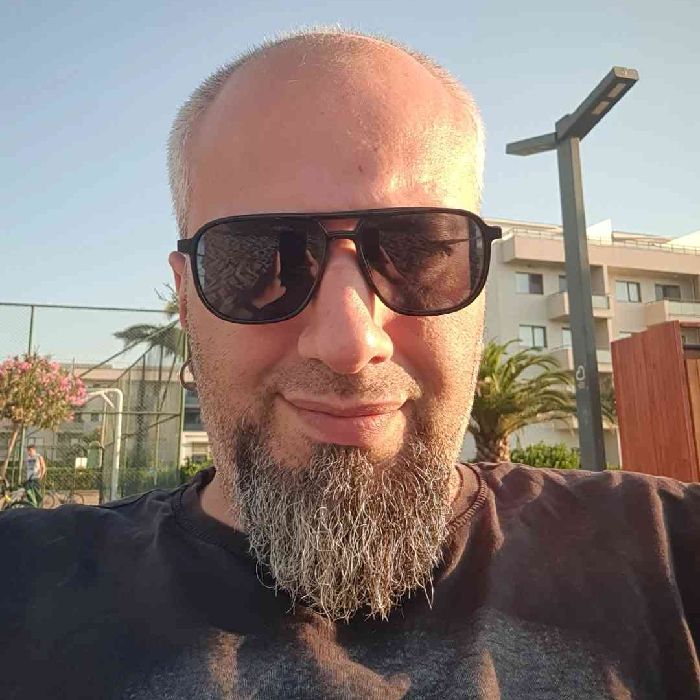 Emre Ö.