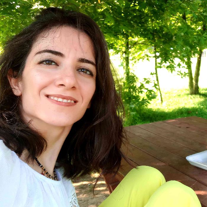 Ayşe O.