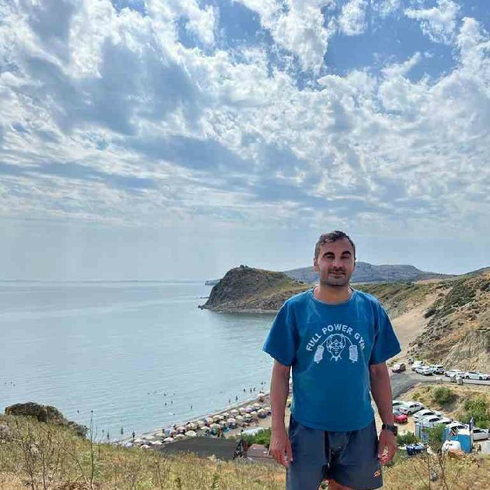 Ahmet İ.