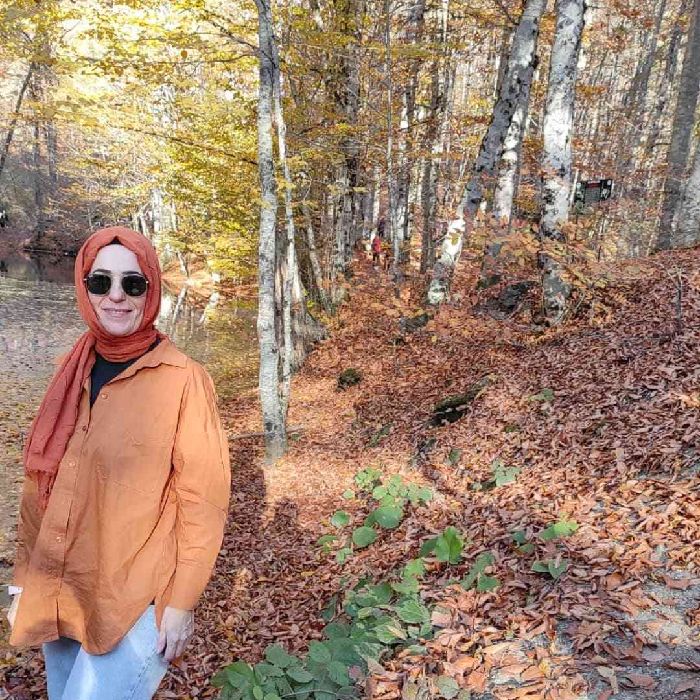 Elif B.
