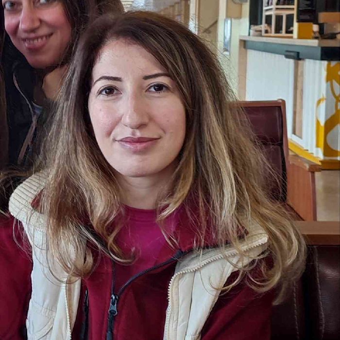 Elif T.
