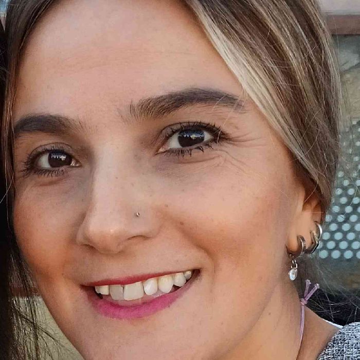 Ayşe E.