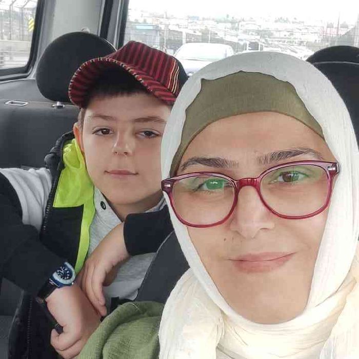 Ayşenur F.